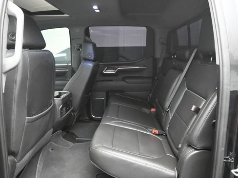 Used 2024 GMC Sierra 1500 SLT RWD image 7