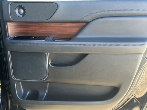 Used 2023 Lincoln Navigator L Reserve image 16