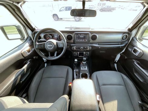 Used 2022 Jeep Wrangler Unlimited Sport AWD/4WD image 15