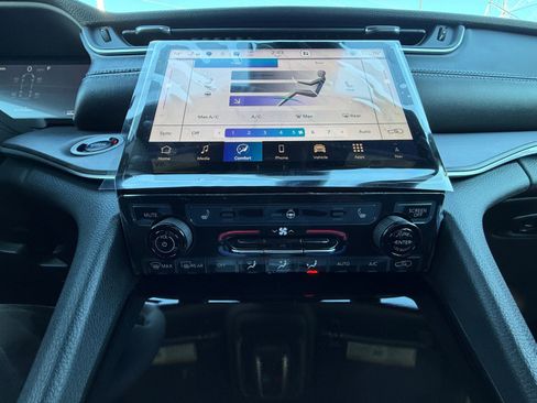 New 2025 Jeep Grand Cherokee L Limited image 25