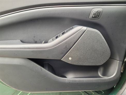 Used 2025 Ford Mustang Mach-E Premium image 22