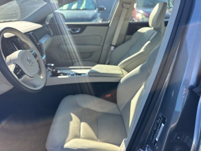 Used 2020 Volvo S60 T5 Momentum w/ Protection Package Premier FWD image 9