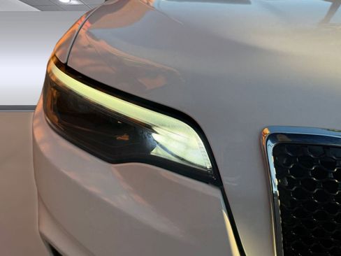 Used 2019 Jeep Cherokee Latitude Plus image 11