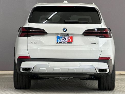 New 2026 BMW X5 sDrive40i image 9
