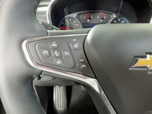 Used 2024 Chevrolet Equinox LT FWD image 24