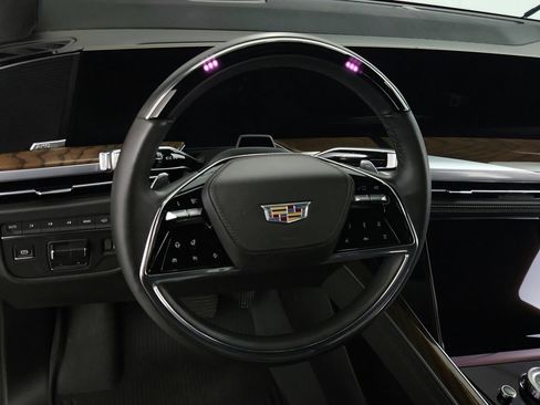 Certified 2025 Cadillac Escalade ESV Sport Platinum AWD/4WD image 15