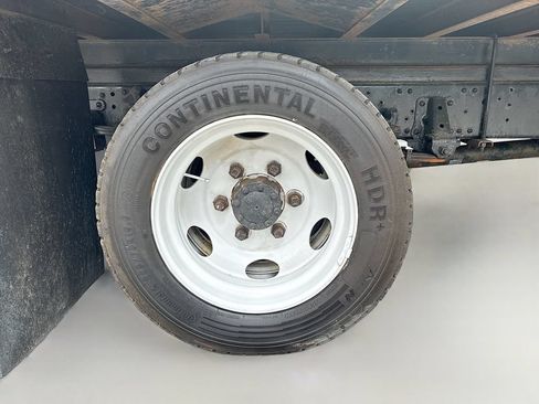 Used 2019 Isuzu NQR RWD image 9