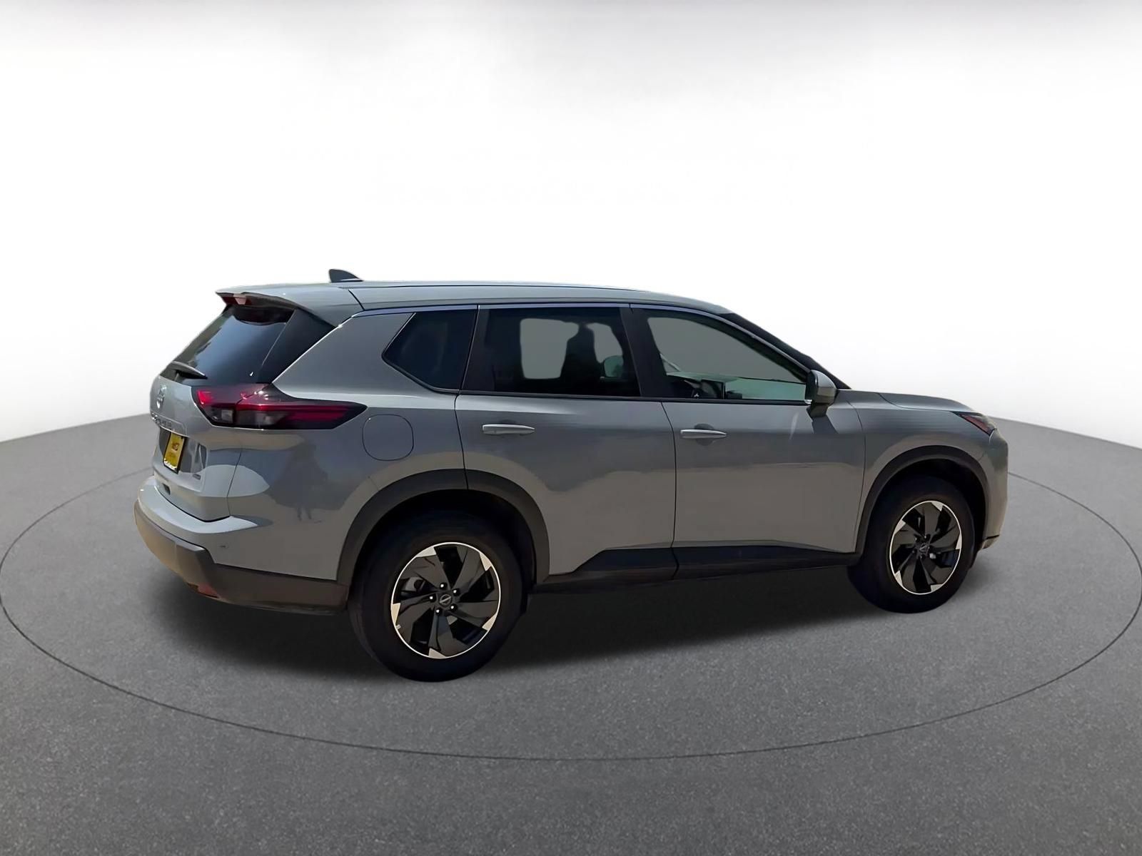 Used 2026 Nissan Rogue SV AWD/4WD image 13