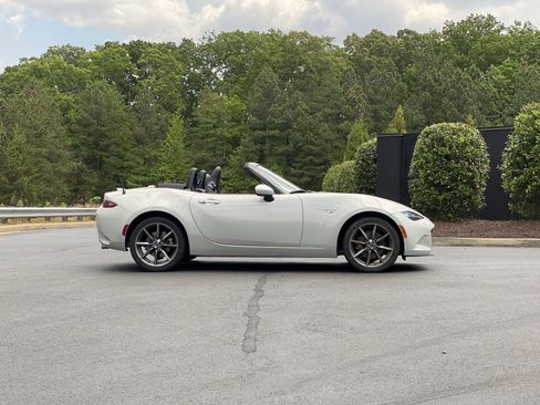 Used 2016 MAZDA MX-5 Miata Grand Touring RWD image 5