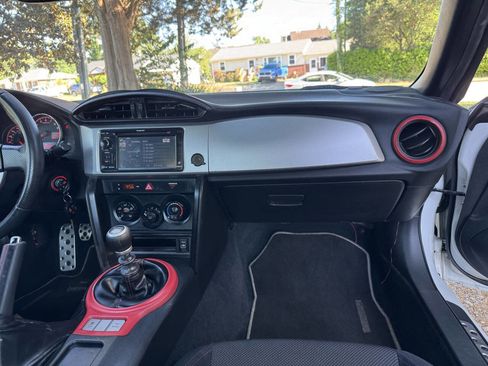 Used 2013 Subaru BRZ Premium w/ Popular Pkg 2C RWD image 20