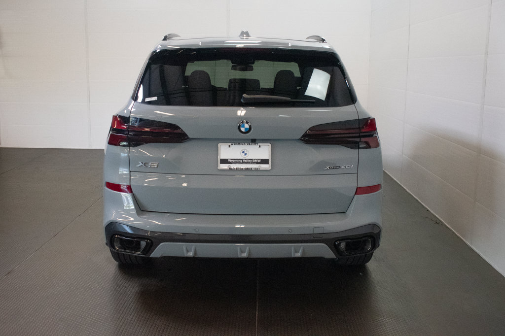 New 2026 BMW X5 xDrive40i w/ M Sport Package AWD/4WD image 5