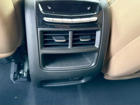 Used 2018 Cadillac XT5 Platinum AWD/4WD image 20