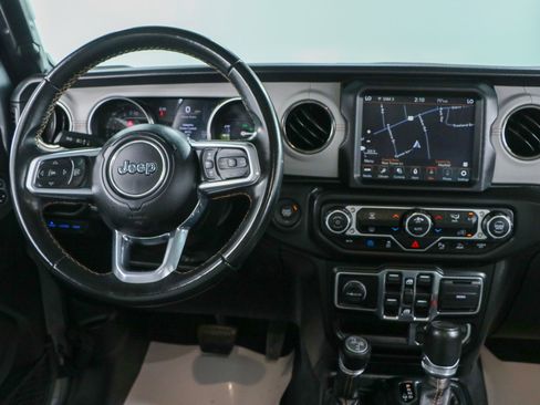 Used 2021 Jeep Wrangler Unlimited Sahara image 19