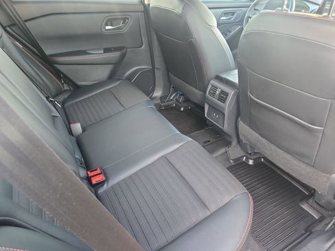 Certified 2025 Nissan Rogue SV image 11