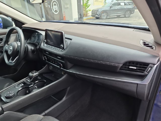 Used 2023 Nissan Rogue S AWD/4WD image 28