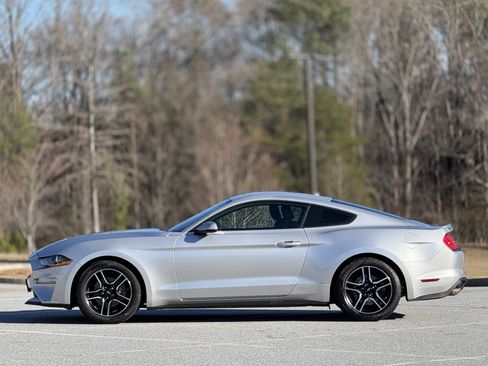 Used 2019 Ford Mustang Premium image 8