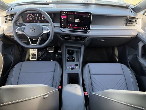 New 2026 Volkswagen Tiguan SE R-Line FWD image 11