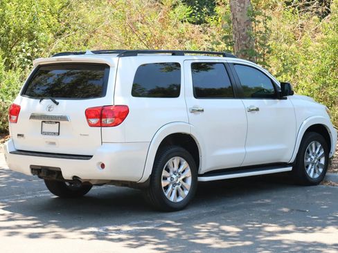 Used 2016 Toyota Sequoia Platinum RWD image 8