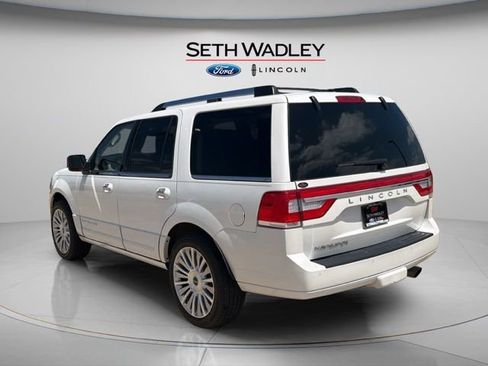 Used 2017 Lincoln Navigator Select RWD image 6