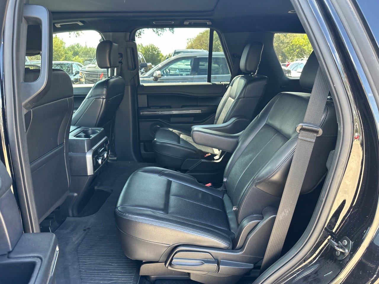Used 2020 Ford Expedition XLT w/ Equipment Group 202A RWD image 23