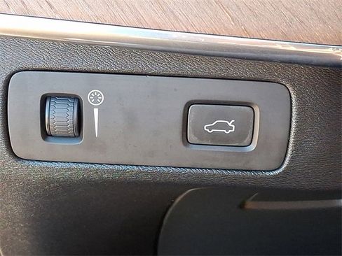 Used 2017 Volvo XC90 T6 Inscription w/ Vision Package image 20