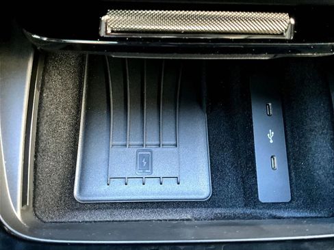 Used 2025 Porsche Cayenne Turbo AWD/4WD image 19