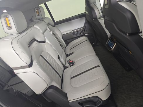 Used 2024 Rivian R1S Adventure AWD/4WD image 23