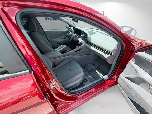 Used 2023 Hyundai Elantra SEL FWD image 29