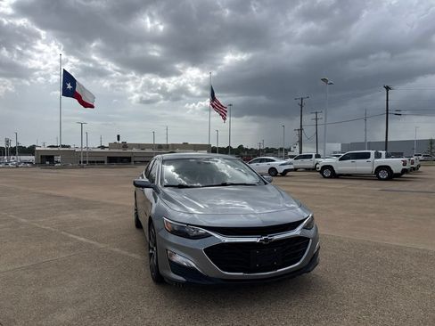 Used 2024 Chevrolet Malibu RS FWD image 3