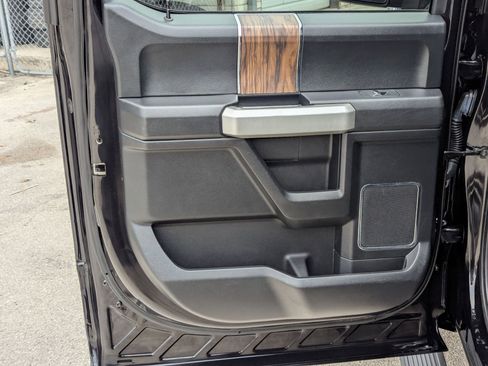 Used 2020 Ford F150 Lariat image 16