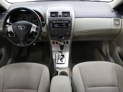 Used 2011 Toyota Corolla LE FWD image 24