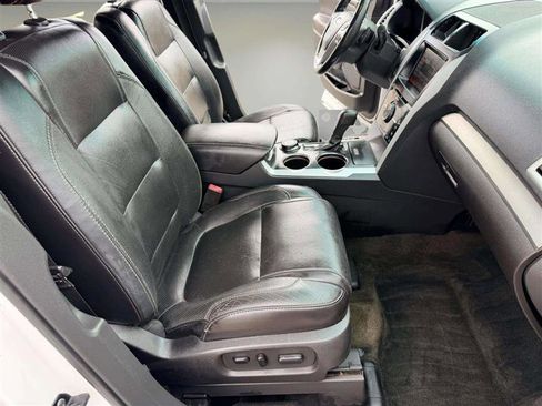 Used 2013 Ford Explorer Sport image 17