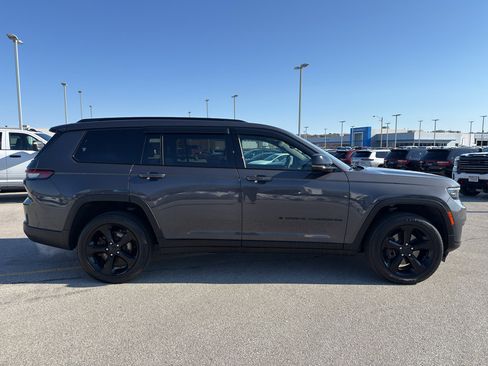 Used 2024 Jeep Grand Cherokee L Altitude AWD/4WD image 4
