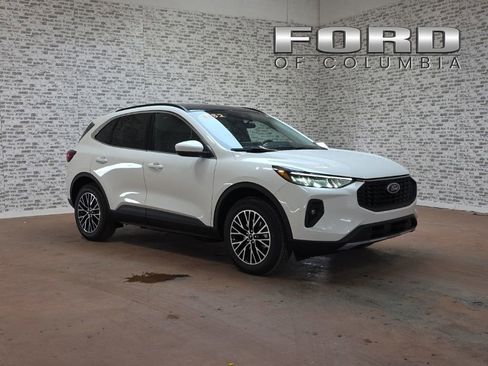 New 2026 Ford Escape SE w/ Class II Trailer Tow Package FWD image 1