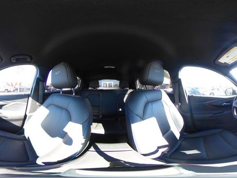 Used 2025 Buick Envista Sport Touring image 42