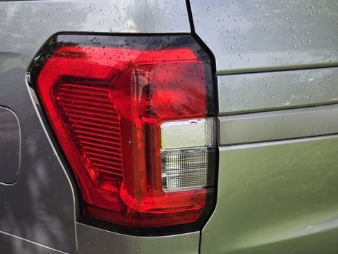 Used 2024 Ford Expedition XLT RWD image 8