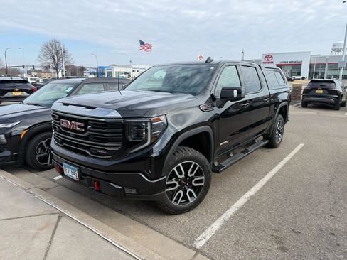 Used 2024 GMC Sierra 1500 AT4 w/ Technology Package image 2