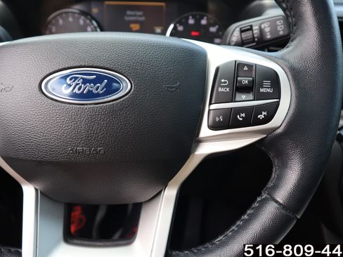 Used 2022 Ford Explorer Limited w/ Equipment Group 301A AWD/4WD image 14