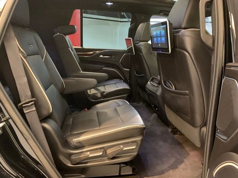 Used 2023 Cadillac Escalade Premium Luxury w/ Performance Package AWD/4WD image 88