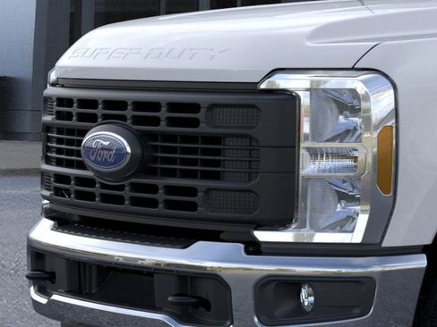 New 2026 Ford F250 XL w/ FX4 Off-Road Package image 17