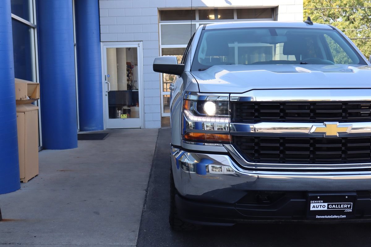 Used 2018 Chevrolet Silverado 1500 LT w/ Trailering Package AWD/4WD image 28