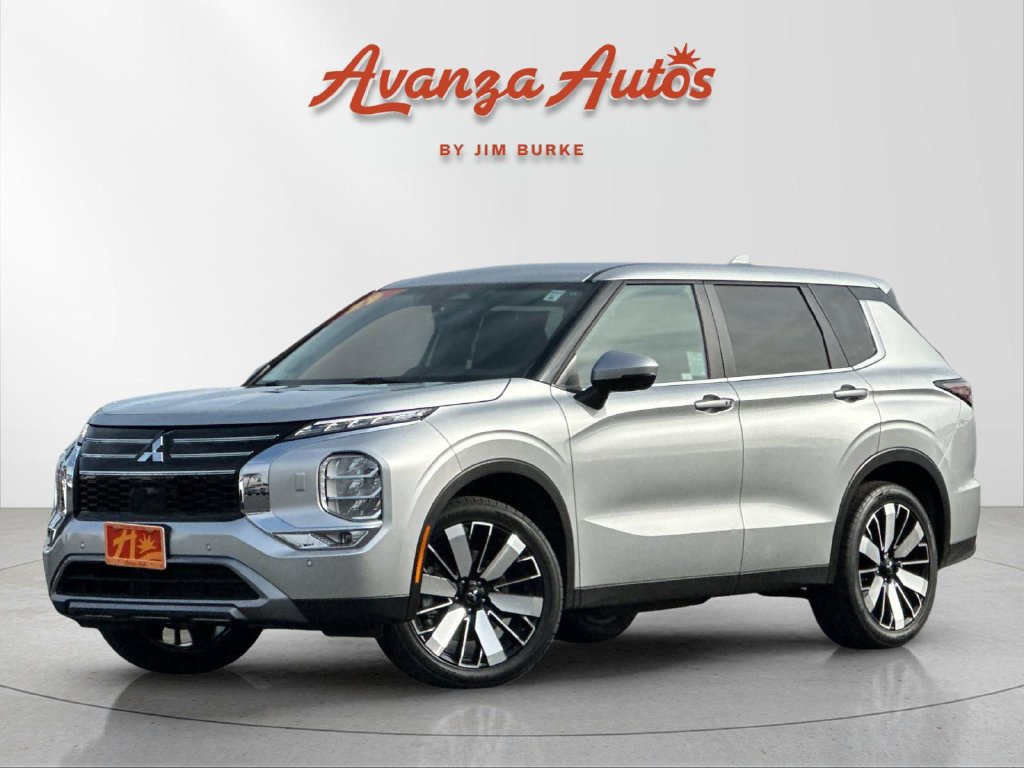 Used 2025 Mitsubishi Outlander SE AWD/4WD image 1