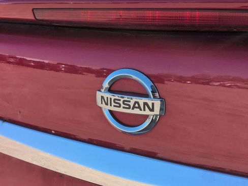 Used 2015 Nissan Sentra SR w/ SR Premium Package FWD image 11