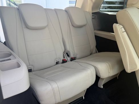 Used 2024 Mercedes-Benz GLS 450 4MATIC image 22