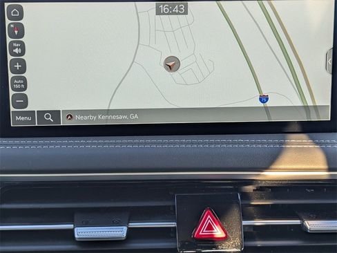 Used 2025 Genesis G70 2.5T image 26