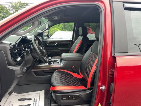 Used 2023 Chevrolet Silverado 1500 LT Trail Boss w/ Convenience Package II AWD/4WD image 12