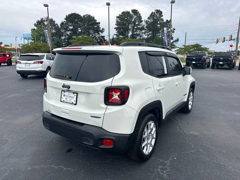 Used 2019 Jeep Renegade Latitude w/ Popular Equipment Group FWD image 7