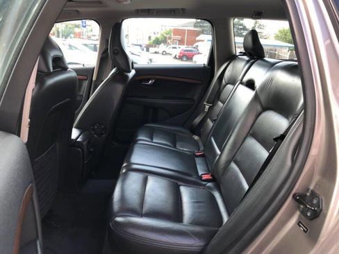 Used 2010 Volvo XC70 3.2 image 16