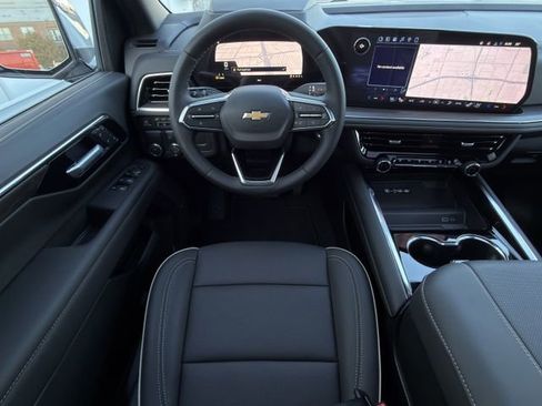 New 2026 Chevrolet Suburban Premier image 11