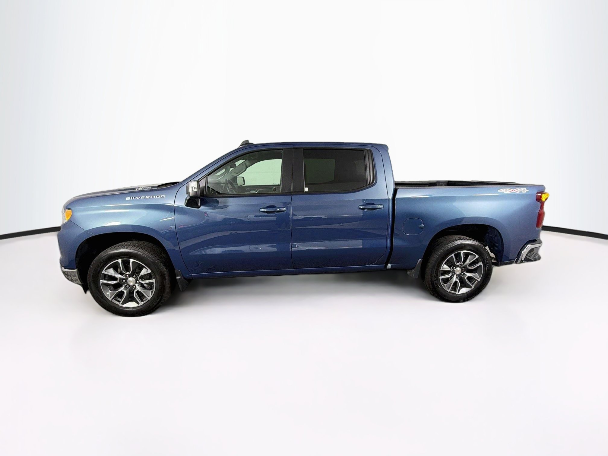 Used 2024 Chevrolet Silverado 1500 LT AWD/4WD image 4